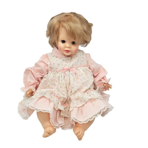 VTG 1977 SUZANNE GIBSON GIRL DOLL 22 INCH Blond Soft Body Baby 1970s Sleeps Cute - Picture 1 of 9